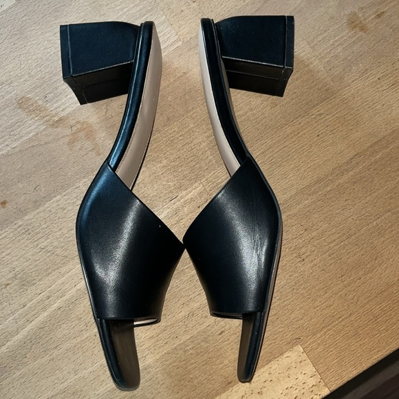 Leather Slides Like New - Picture 2 of 12